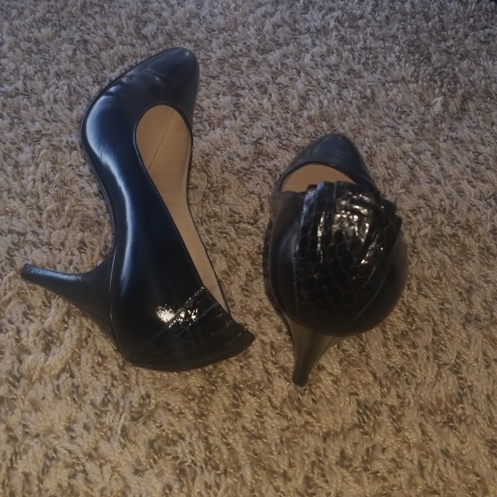 Bruno Magli Black Pumps